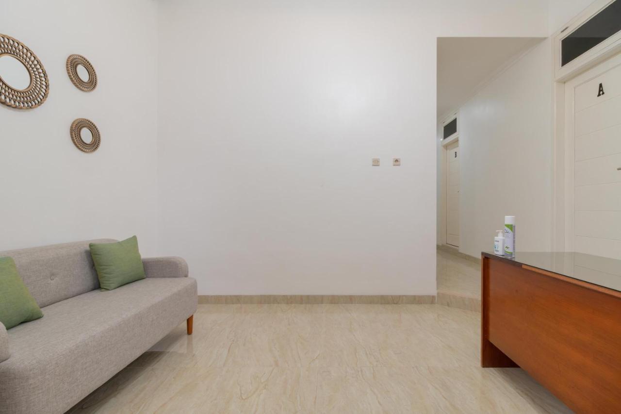 Reddoorz Syariah Near Summarecon Mall Bekasi Exterior photo